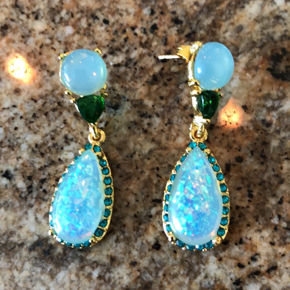 🧚🏻‍♂️Sparkling green and gold colored earrings - Picture 2 of 6